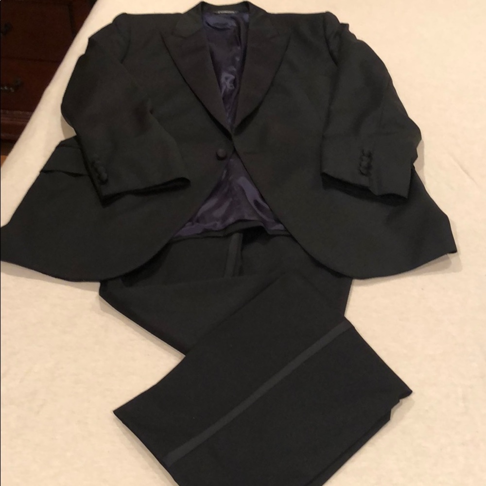 Black Tuxedo / nw